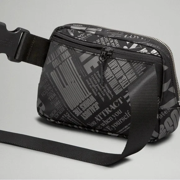 Nuit tags everywhere, belt bag, manifesto, print 1L BLK/SLVR LU9BGXS CODE 35 - Picture 4 of 6